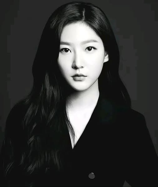 The Korean entertainment industry is mourning the loss of talented actress Kim Sae-Ron, who passed away on Sunday, February 16, 2025, at the age of 24.