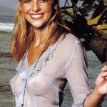 Light, Radiant, and Effortlessly Glamorous: Why She Still Has That Early 2000s Glamour